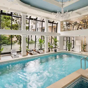 5* Hotel Queen's Court Hotel&residencia